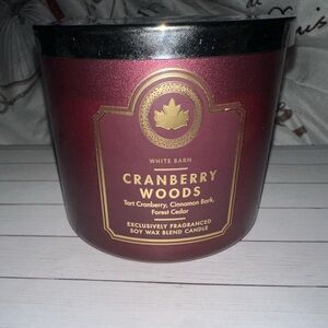 White Barn Cranberry Woods Soy Candle